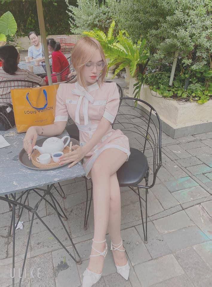 đậu xe nơi vắng vẻ móc bướm địt em mới quen