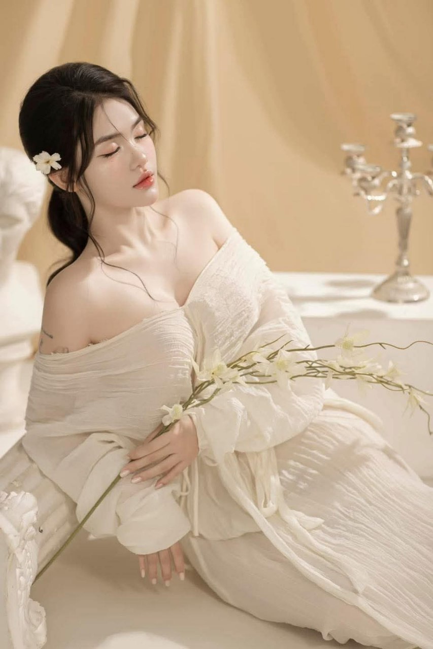 Vợ yêu bỏ nhà theo trai để lại Ông chồng sống chung với má Cô vợ và em vợ